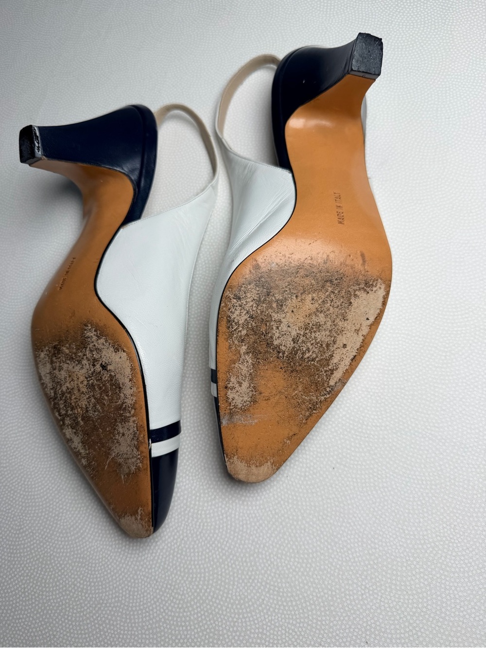 Salvatore Ferragamo Slingback Heels 8B White Navy Leather Italy Vintage 1980’s - Picture 8 of 11
